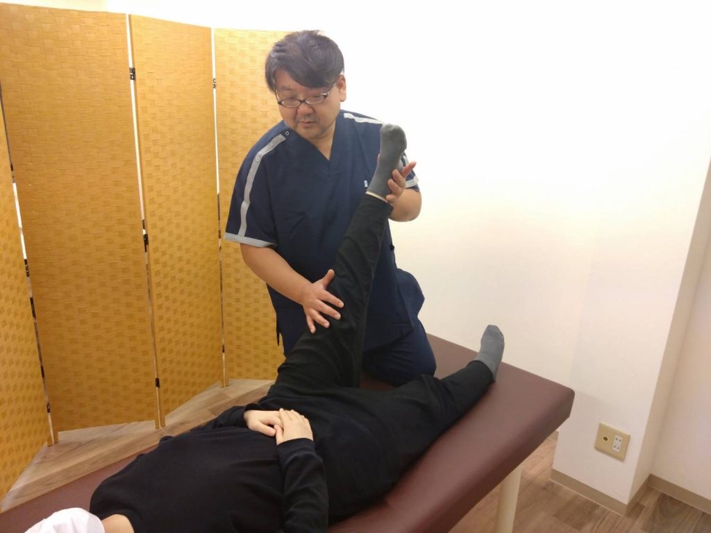 河内長野 脊柱管狭窄症 神経整体 施術風景